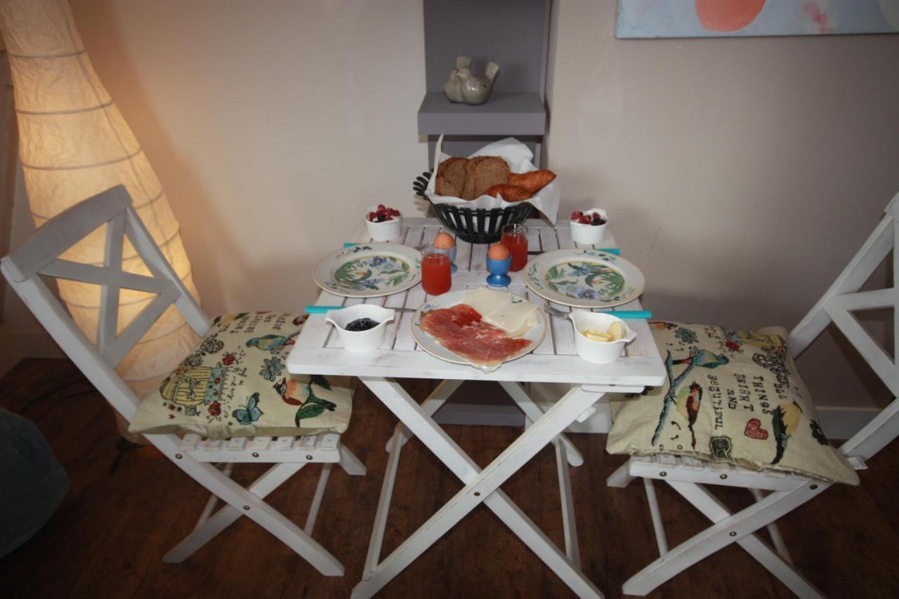 De Pimpelmees Bed & Breakfast กรุงเฮก ภายนอก รูปภาพ
